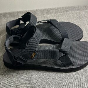 Teva original universal sandal for women size 8